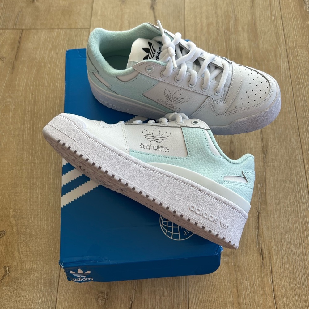 Like NEW Adidas Originals Forum Bold Sneakers in white and sky blue US 6.5/ EU38